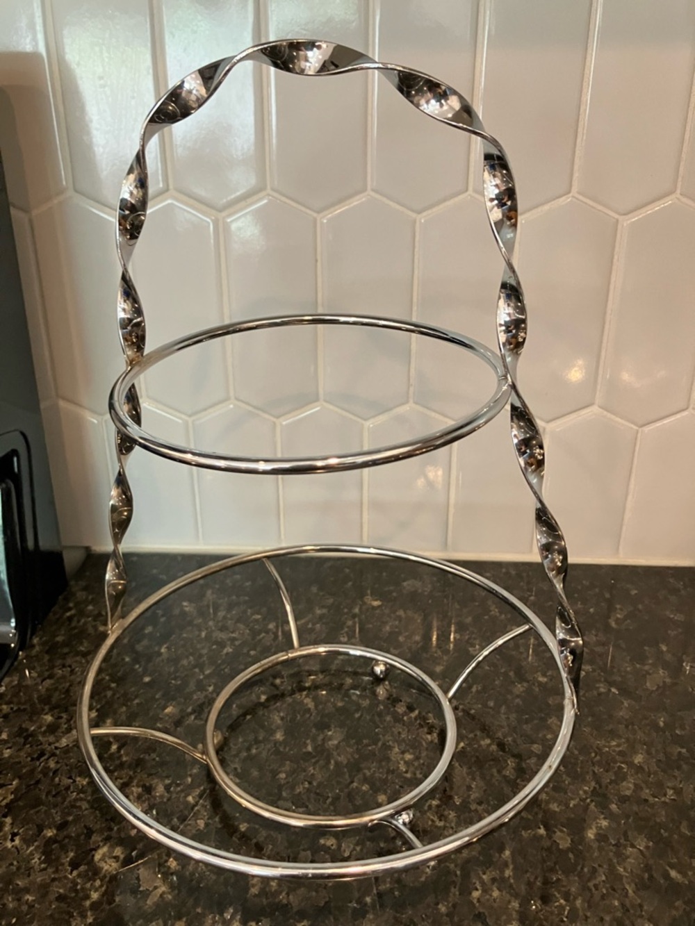 Elegant 2 Tier Serving Set Vintage Dorothy Thorpe Style - Picture 2 of 5
